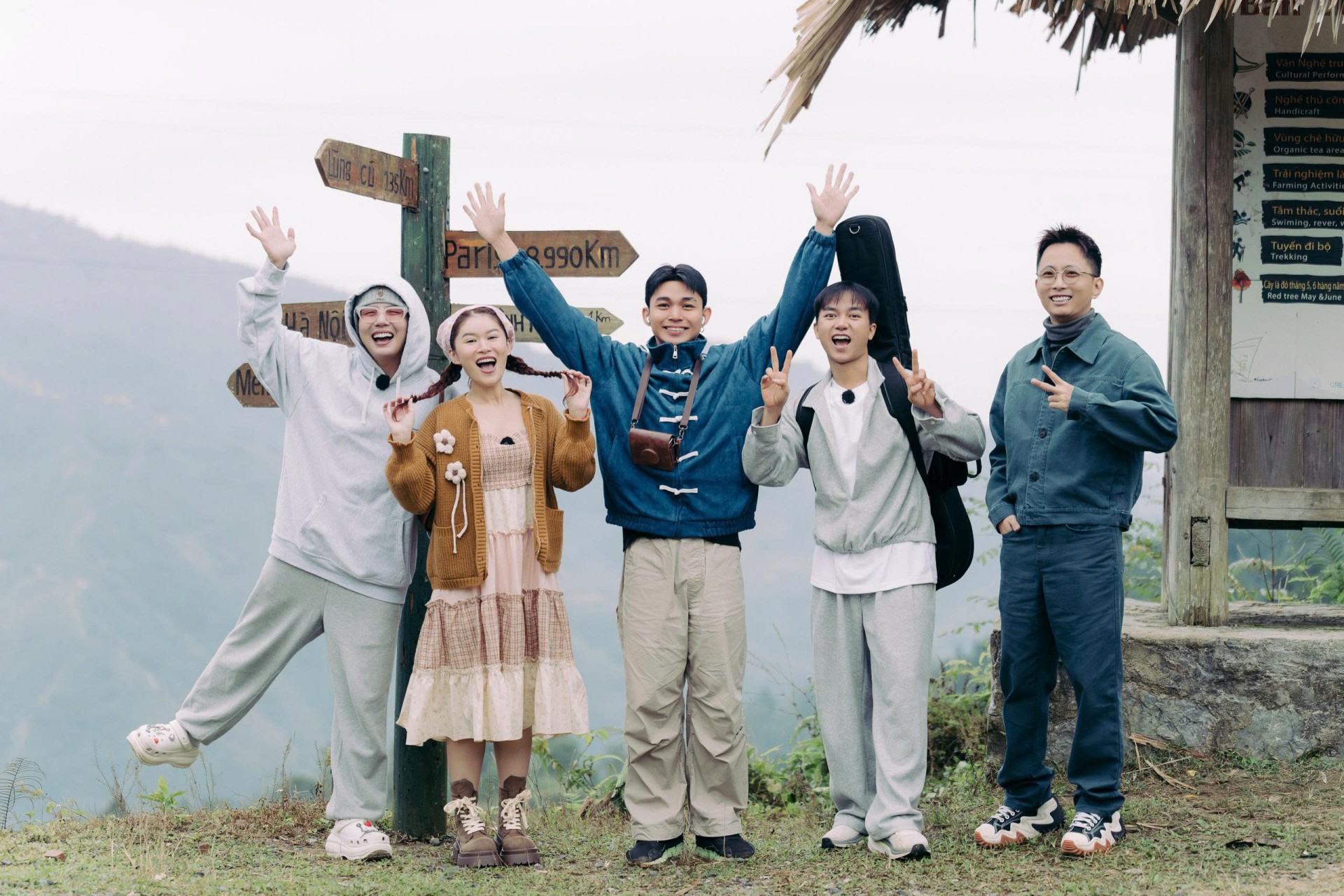 z7445550429086_68d8d21a3aa03297338336cc7ed596b2