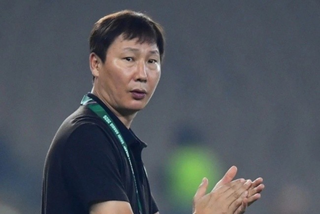 Chờ tài cầm quân của thầy Kim.