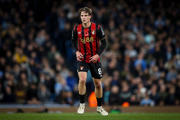 Alex Scott là chữ ký đa năng cho tuyến giữa của The Citizens.