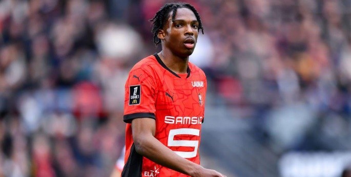 Chelsea đang để mắt đến Jeremy Jacquet.