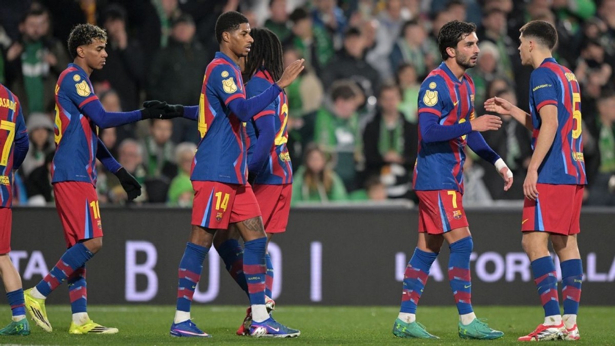 Barcelona cần một chiến thắng để tránh vòng play-off Champions League.