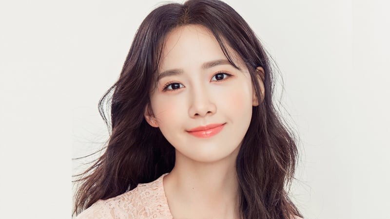 So với các dạng truyền thống, sáp và gel có độ bám tốt hơn, ít trôi nhưng màu sắc lại mềm mại, không quá đậm.