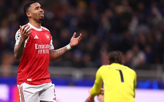 Jesus xúc động khi ghi bàn tại San Siro.