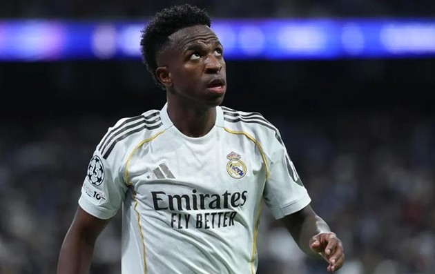 Vinicius Junior buồn vì bị cổ động viên Real Madrid la ó.