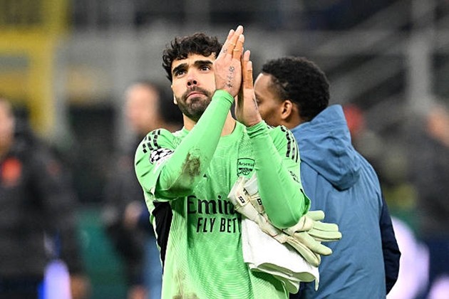 David Raya – 7.3 Không thể làm gì hơn trước cú sút của Sucic. Ngoài tình huống đó, thủ thành người Tây Ban Nha có 3 pha cứu thua khá dễ dàng và tỏ ra chắc chắn trong các pha phân phối bóng. Anh mới chỉ để lọt lưới 2 bàn sau 7 trận tại đấu trường châu Âu mùa này.