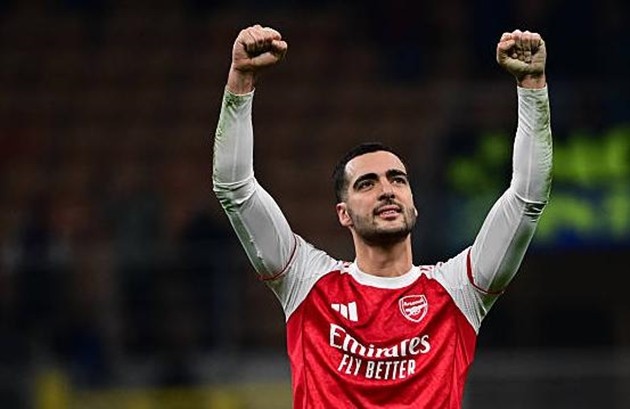 Mikel Merino – 6.8 Phải nhận thẻ vàng sau một pha vào bóng trong hiệp hai. Anh ít tạo ra tác động trong vòng cấm địa nhưng lại là cầu thủ thực hiện nhiều đường chuyền vào khu vực 1/3 cuối sân hơn bất kỳ ai khác.