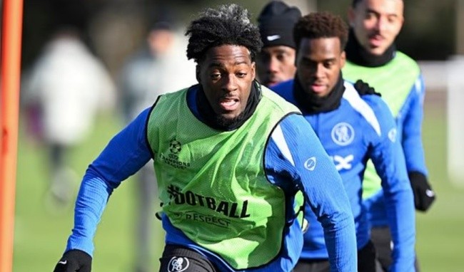 Hình ảnh Disasi trên sân tập.