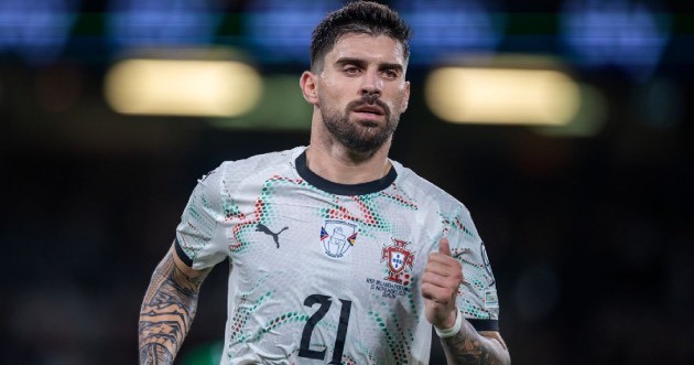 Neves là giải pháp nâng tầm tuyến giữa MU.