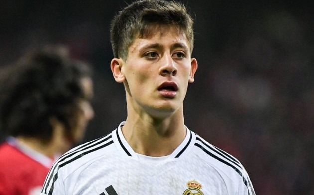 Chelsea hoạt động tích cực cho thương vụ chiêu mộ Guler.