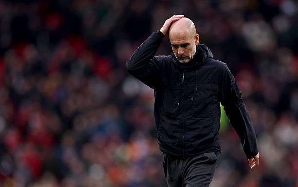 Pep Guardiola bất lực khi Manchester City để thua trước đội bóng 