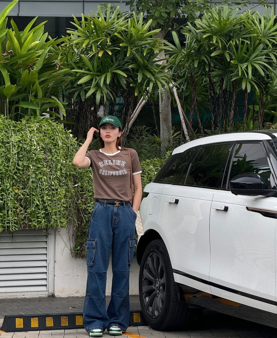 Công thức phối này mang lại cảm giác thoải mái nhưng vẫn giữ được vẻ chỉn chu, phù hợp cho các hoạt động thường ngày.