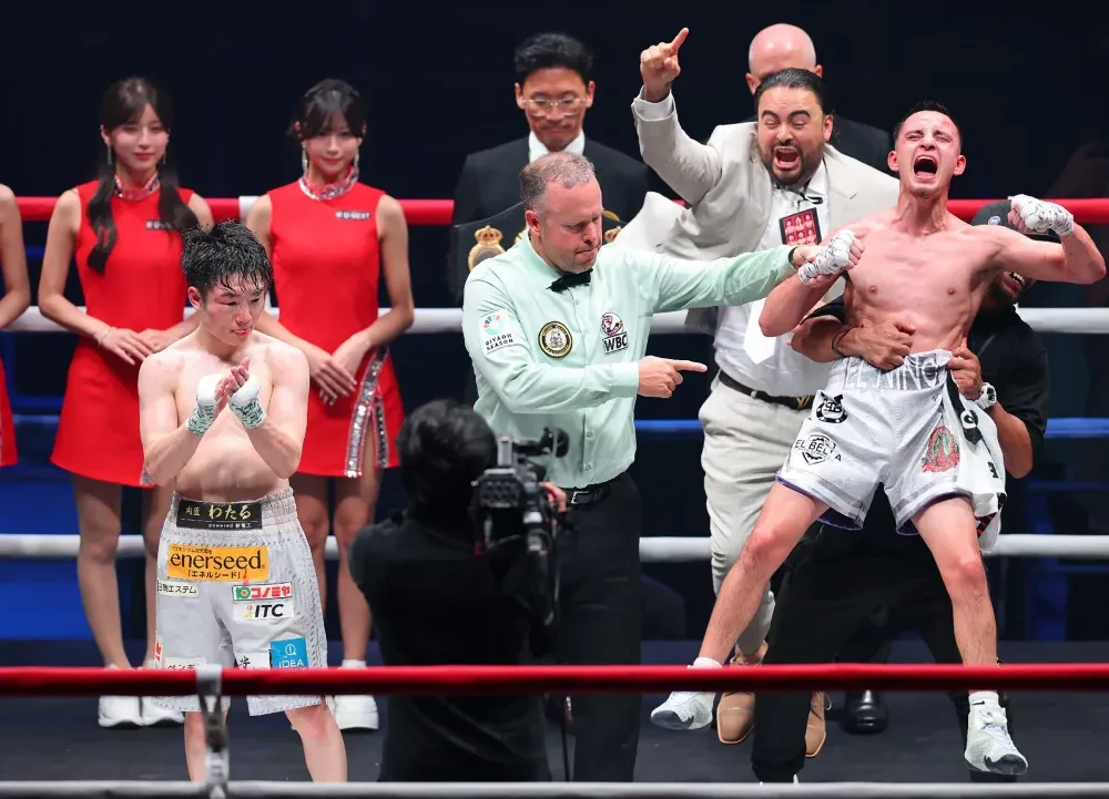 Ricardo Sandoval ăn mừng chiến thắng trước Kenshiro Teraji