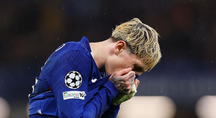 Alejandro Garnacho — 6.9: Tiếp tục nỗ lực không ngừng, đó là điều không ai có thể chê trách. Nhưng đây là một màn trình diễn thiếu thuyết phục của Garnacho bên hành lang trái của Chelsea. Lối chơi của anh rất trực diện nhưng thường xuyên bị bắt bài vì quá dễ đoán. Một điểm sáng: anh rất chịu khó di chuyển và hỗ trợ khi không có bóng.