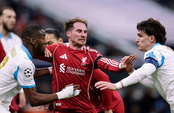 Alexis Mac Allister (7.1 điểm): Tiền vệ người Argentina chơi năng nổ và có nhiều đường chuyền xuyên tuyến mang tính đột biến cao. Tuy nhiên, anh cần cải thiện sự tập trung khi có một vài tình huống chạm bóng lỗi suýt chút nữa đã tạo điều kiện cho Marseille tổ chức phản công nguy hiểm.