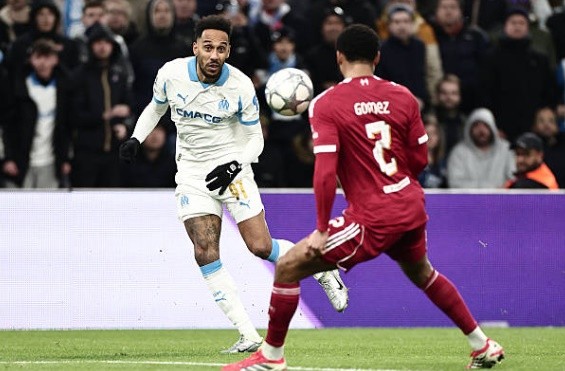 Joe Gomez (7.6 điểm): Trong lần hiếm hoi được đá chính thay cho Konate, Gomez đã chơi một trận đấu vô cùng đáng khen. Anh bọc lót tốt cho các vị trí xung quanh và suýt chút nữa đã ghi tên mình lên bảng tỷ số ở đầu trận. Sự ổn định của Gomez giúp hàng thủ Liverpool đứng vững trước sức ép tại Velodrome.