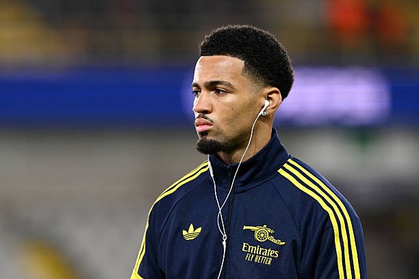 Ethan Nwaneri không được trọng dụng ở Arsenal.