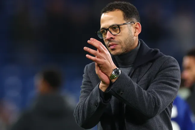 HLV Rosenior dường như muốn Jorgensen bắt chính cho Chelsea thay vì Sanchez.