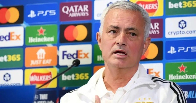 Mourinho tiếp tục có những phát ngôn gây sốc.