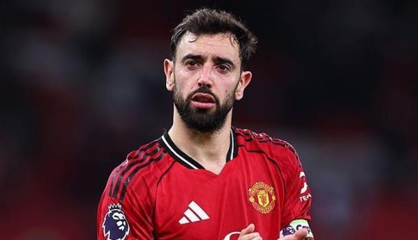 Fernandes hoàn toàn có thể rời MU vào cuối mùa.