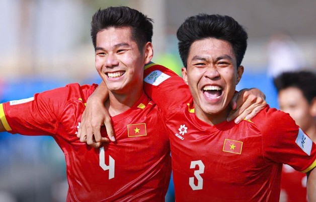 Sự vắng mặt của Nguyễn Hiểu Minh và Phạm Lý Đức là tổn thất lớn với hàng phòng ngự U23 Việt Nam. Ảnh: VFF.