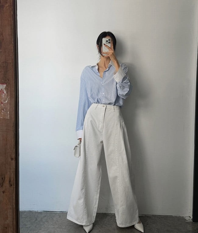 Những thiết kế oversize tiếp tục giữ vững sức hút trong xu hướng thời trang năm nay nhờ sự thoải mái và trẻ trung.