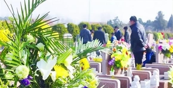 Trong xã hội xưa, điều kiện sống và y tế còn nhiều hạn chế nên việc sống thọ đến 70 tuổi là điều hiếm gặp. 