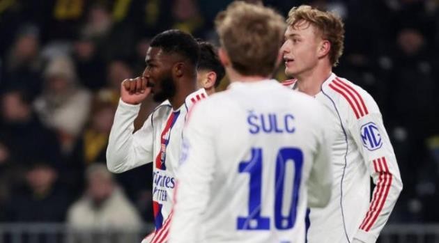 Ainsley Maitland-Niles là người tạo ra khác biệt.