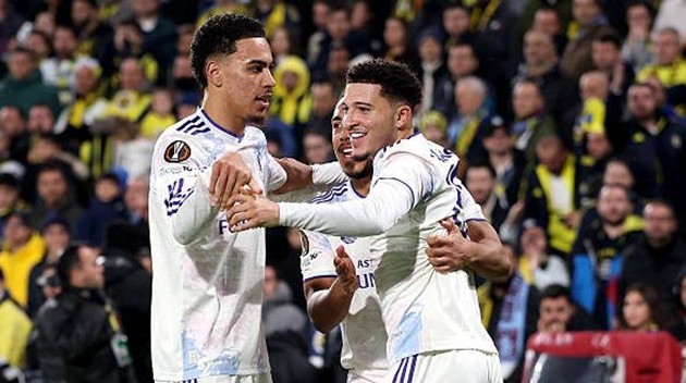 Jadon Sancho giúp Aston Villa giành chiến thắng ngay trên đất Thổ Nhĩ Kỳ.