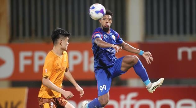 HAGL và PVF-CAND chia điểm ở V.League vào đầu mùa.