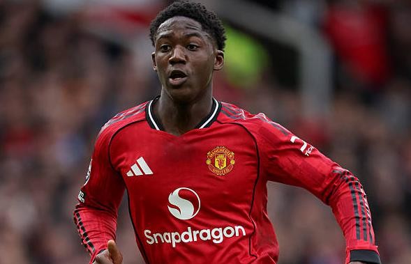 Manchester United tính gia hạn hợp đồng với Kobbie Mainoo.