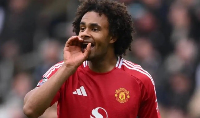 Roma vẫn quan tâm đến Zirkzee.