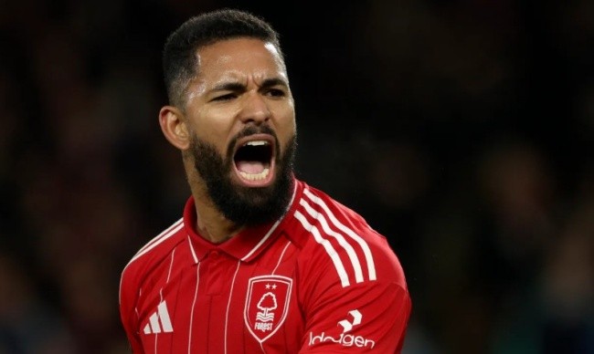 Douglas Luiz trong màu áo Nottingham.