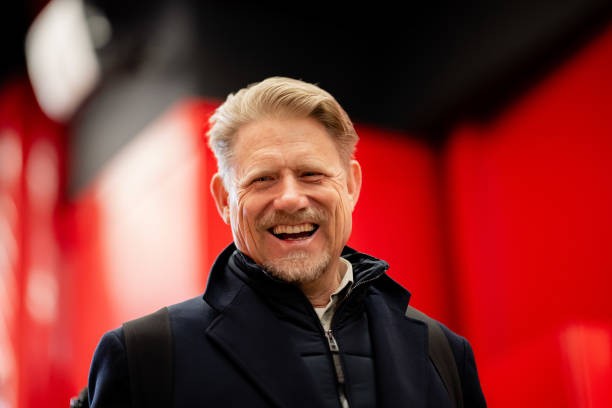 Schmeichel hài lòng với Lammens.