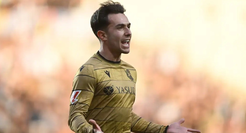 Việc không thể thuyết phục Zubimendi cũng khiến tuyến giữa Liverpool thiếu hụt nhân sự.