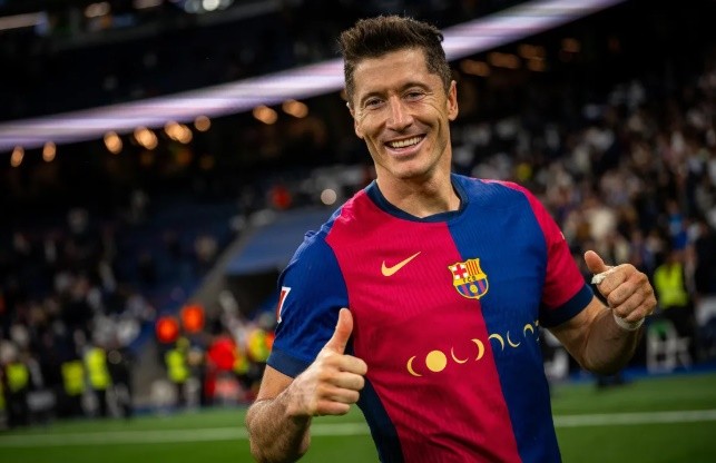 Lewandowski thu hút sự chú ý từ các CLB Ả Rập.