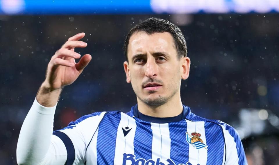 Oyarzabal không phải là thương vụ khôn ngoan của MU.