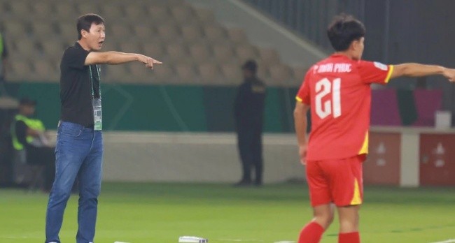 Bài test bản lĩnh cho thầy trò Kim Sang-sik.