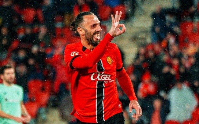 Tiền đạo Vedat Muriqi trong màu áo Mallorca.