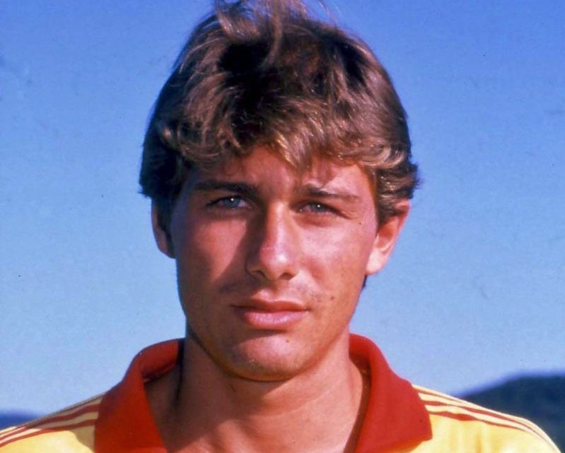 Conte khi còn khoác áo Lecce.