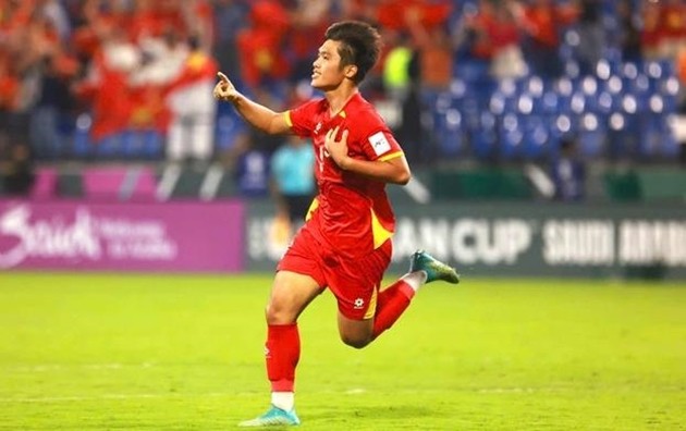 Nguyễn Quốc Việt ghi bàn trong trận đấu với U23 Hàn Quốc.