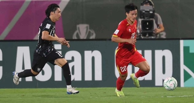 Thanh Nhàn và Văn Thuận đi kiểm tra doping sau trận thắng U23 Hàn Quốc.