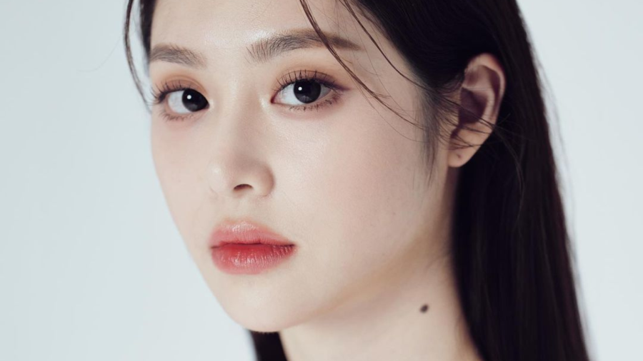 Kết hợp thói quen này với lối sống lành mạnh sẽ giúp làn da giữ được vẻ tươi sáng và ổn định lâu dài.