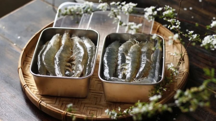 Bạn có thể bảo quản tôm với đường để giữ độ tươi ngon.