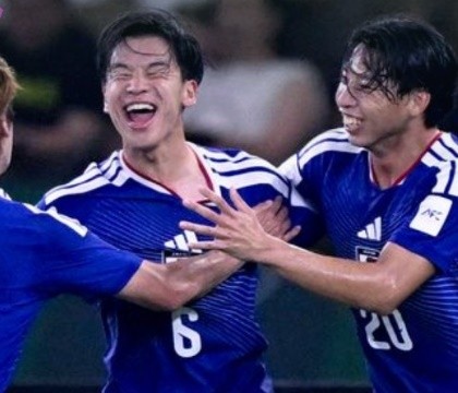 Nhật Bản đè bẹp Trung Quốc.