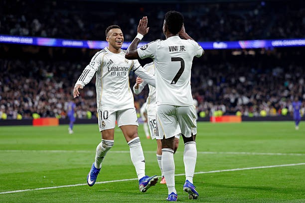 Hàng công của Real Madrid tạo nên khác biệt ngay đầu hiệp 2.