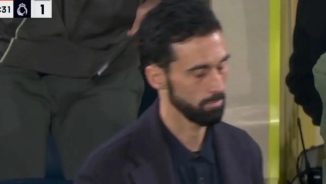 Biểu cảm của HLV Arbeloa.