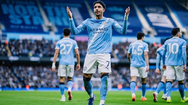 Omar khiến CĐV Man City nguôi nỗi nhớ Erling Haaland.