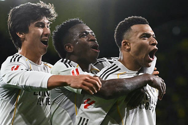 Real duy trì chuỗi phong độ thăng hoa.