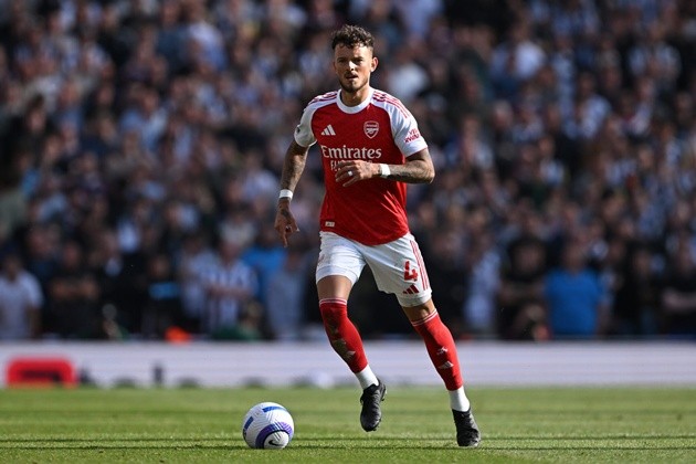 Ben White dự kiến trở lại trong đội hình Pháo thủ.