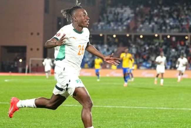 Ngọc quý 19 tuổi lọt mắt xanh của Arsenal.